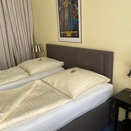 ALPHA Hotel Garni-3